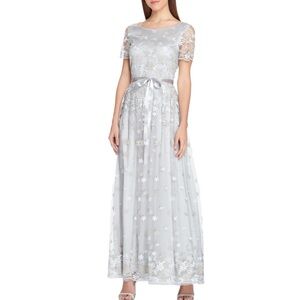 Elie Tahari Elegant Silver Lace Evening Gown Maxi Cap Sleeve Light Grey L
